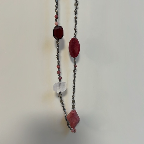 JJill Necklace longer in red and pink - Picture 2 of 4